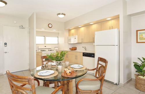 Waikiki Condo | Oceanfront Retreat with Full Kitchen and Spectacular Views