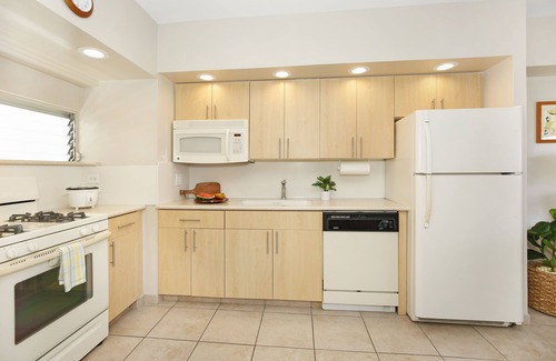 Waikiki Condo | Oceanfront Retreat with Full Kitchen and Spectacular Views