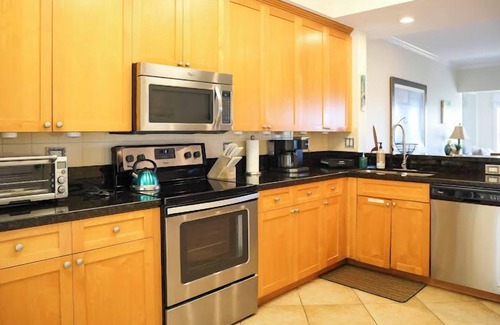 Key West Apartment | Oceanfront Paradise: 3-Bedroom Condo Near Key West