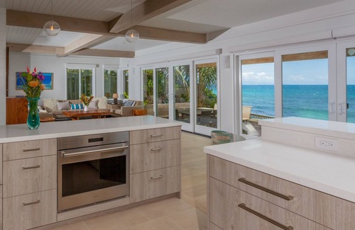 Paia House | Oceanfront Bliss at Paia Bay - Guest Rated 9.8/10