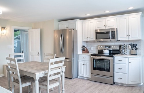 Hampton Hotel | Oceanfront Suite with Pool & Kitchen - Family Friendly Stay
