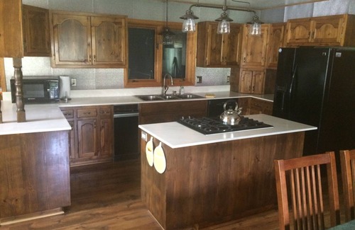 Ridgway House | Secluded Ouray Cabin with Mountain Views - Guest Rated 9.8