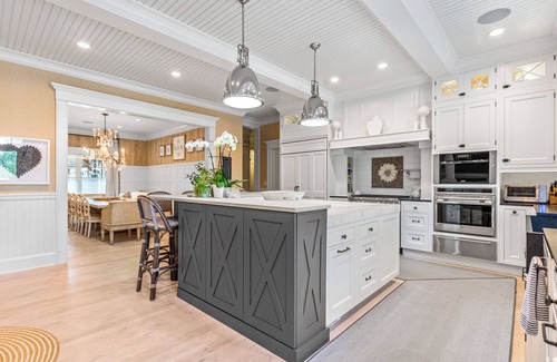 Readville House | Tranquil Lakefront Retreat Near Boston and Local Colleges
