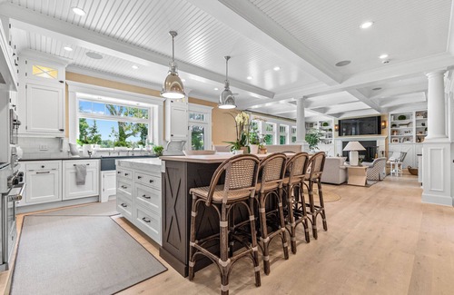 Readville House | Tranquil Lakefront Retreat Near Boston and Local Colleges