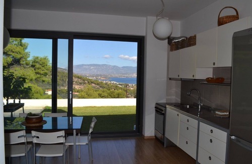 Katakali Villa | Idyllic Pool Villa with Ocean View and 9.8 Guest Rating