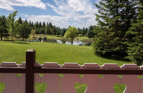 Kalispell Cottage | Beautiful Retreat 30 Minutes from Glacier National Park