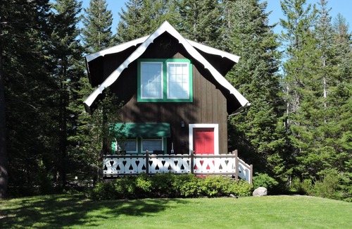 Kalispell Cottage | Beautiful Retreat 30 Minutes from Glacier National Park