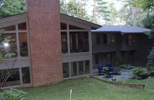 West Hartford House | Gorgeous Quechee Vermont Golf and Ski House Sleeps 12