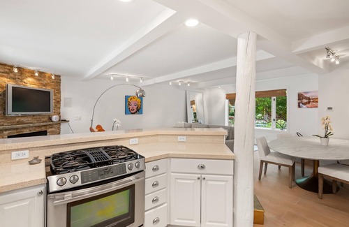 Aspen House | Stylish Aspen Retreat: Walk to Gondola & Enjoy Top Amenities