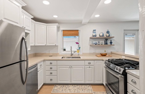 Aspen House | Stylish Aspen Retreat: Walk to Gondola & Enjoy Top Amenities