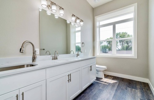 Sterling Apartment | Stylish Remodeled Studios with Kitchen & Family-Friendly Space