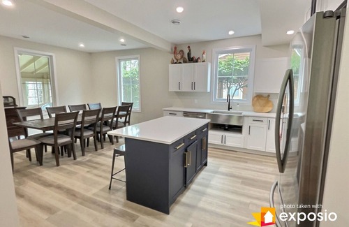Port Elgin House | Renovated 5 BDR Century Home Steps from Main Beach