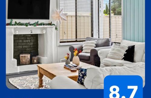 Victor Harbor House | Stylish Renovated Cottage with Family and Pet-Friendly Amenities