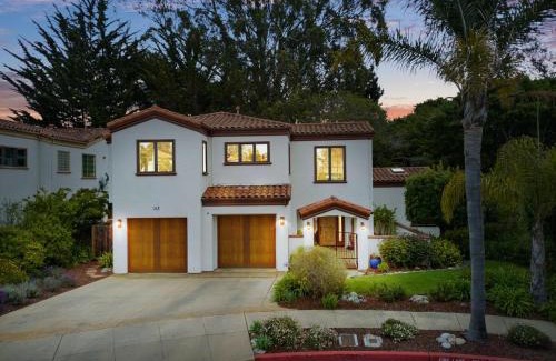 Eastside Santa Cruz Villa | Beachside Villa in Santa Cruz: Hot Tub & Ocean Views Await
