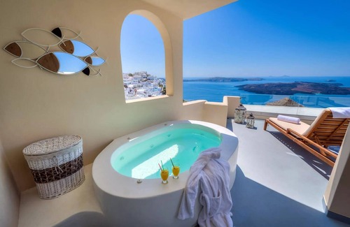 Firostefani Villa | Elegant Santorini Villa Fiedla | 1 Bedroom Suite & Hot Tub