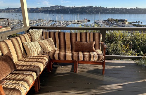 Sausalito House | Ideal Sausalito Two-Bedroom with Breakfast & Family Fun