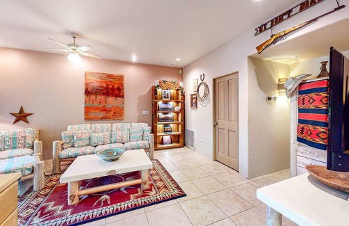 West Sedona Cottage | Inviting Sedona Home with Hot Tub & Scenic Mountain Views