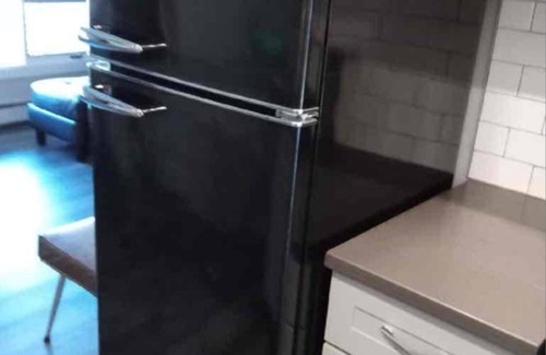 Flat Rock Condo | Tranquil Lakefront Condo Retreat with Pool and Spa