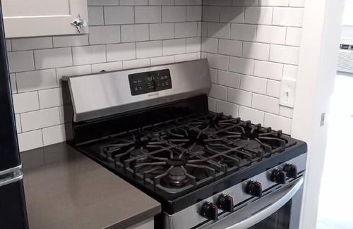 Flat Rock Condo | Tranquil Lakefront Condo Retreat with Pool and Spa