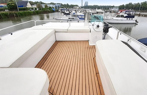 Neuruppin Boat Rental | Inviting 2 Bedroom Retreat with Ocean and Lake Views