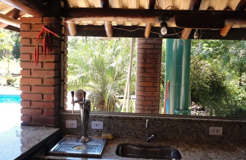 Lajeado do Salto House | Idyllic Sitio: Pool, Lake & Barbecue for Unforgettable Stays