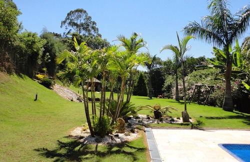 Lajeado do Salto House | Idyllic Sitio: Pool, Lake & Barbecue for Unforgettable Stays