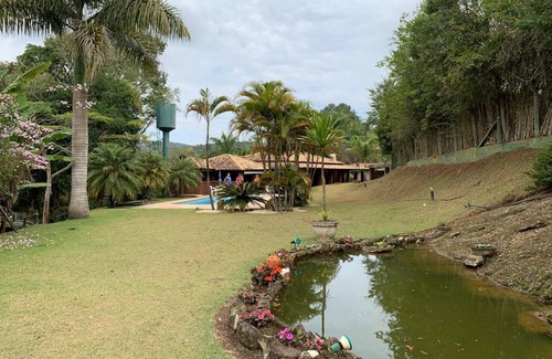 Lajeado do Salto House | Idyllic Sitio: Pool, Lake & Barbecue for Unforgettable Stays