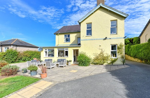 Abersoch House | Family-Friendly Retreat with Ocean Views in Abersoch