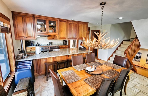 Stratton Mountain House | Premier Stratton Mtn. Townhome - Steps from Slopes & Village