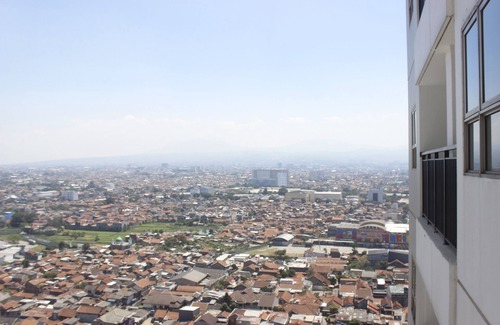 Cibaduyut Apartment | Scenic Studio at Mekarwangi Square with Pool Access