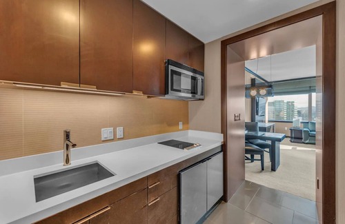 Las Vegas Strip Condo | Exceptional Suites at Vdara with Ocean View & Spa