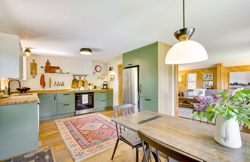 Hanover Cabin | Inviting Sunday River Cabin with Saltwater Hot Tub & Spa