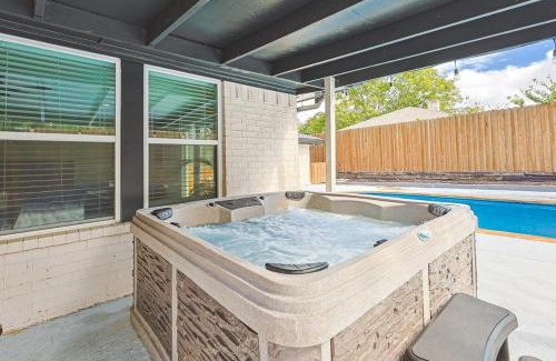 Garland House | Bright & Welcoming Home for Large Groups with Private Pool