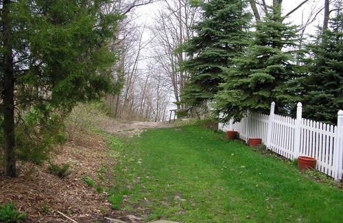 Fennville Cottage | Breathtaking Sunsets and Steps to Beach Access