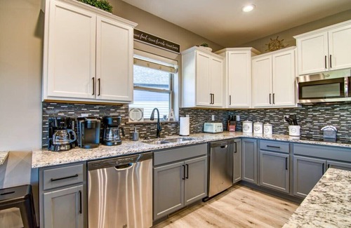 Table Rock House | Idyllic Table Rock Lake Views with Pool & Hot Tub Access