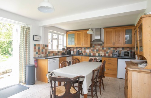 Bere Regis Cottage | Family-Friendly Cottage in Purbeck with Ocean Views