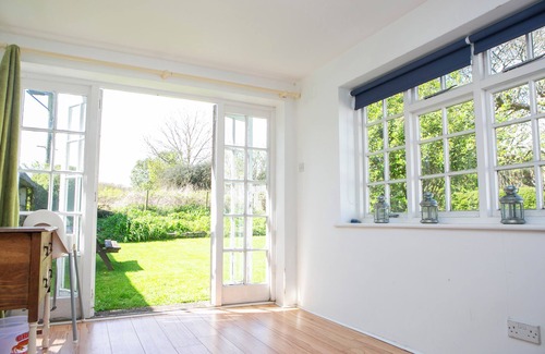 Bere Regis Cottage | Family-Friendly Cottage in Purbeck with Ocean Views
