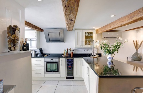 Valbonne House | Elegant Townhouse in Valbonne with Rooftop Terrace & Aircon