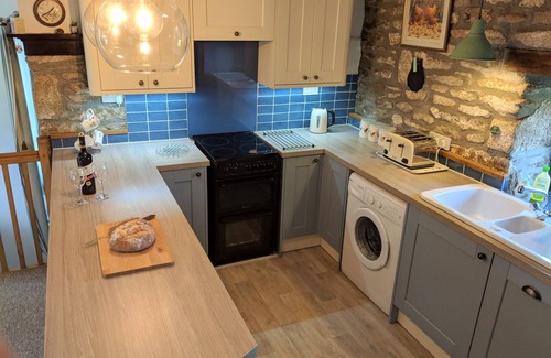 Saint Breward Cottage | Idyllic Cornish Cottage with Hot Tub & Sauna, 7m to Beach