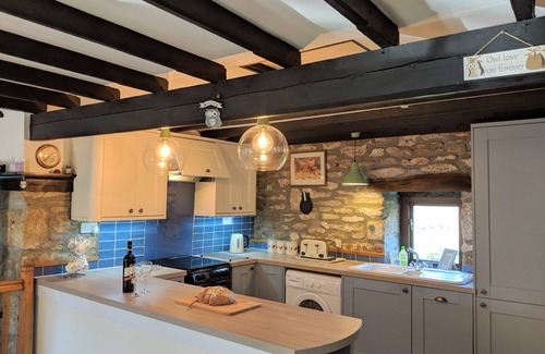 Saint Breward Cottage | Idyllic Cornish Cottage with Hot Tub & Sauna, 7m to Beach