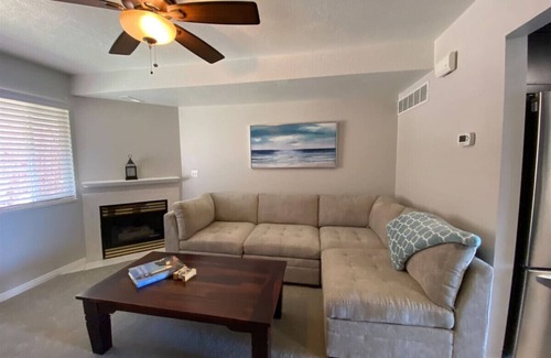 Harbor Village Condo | Scenic Lake View Condo 942 #3 with Pool and Spa Access