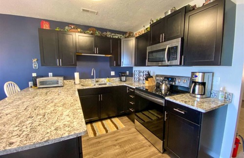 Harbor Village Condo | Scenic Lake View Condo 942 #3 with Pool and Spa Access