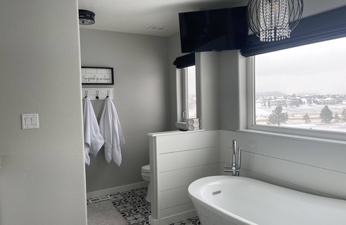 Monument House | Beautiful Monument Property with Pool & Scenic Views