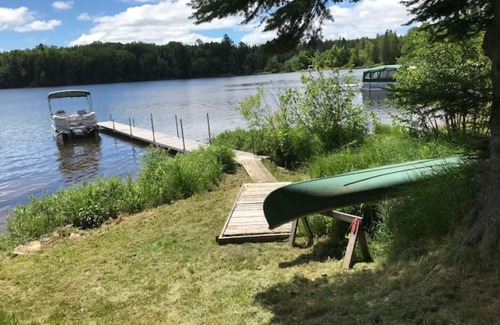 South River Cottage | Scenic Lakefront Retreat with Canoes and Paddle Boat Access