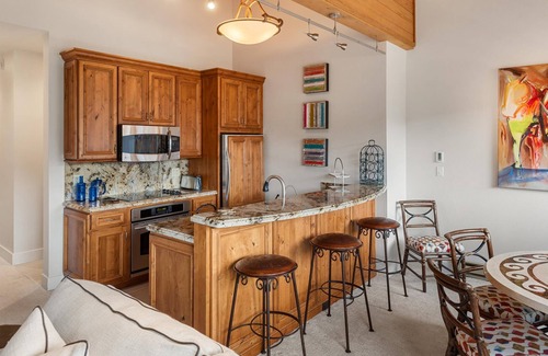 Snowmass Village Condo | Prime Location with Scenic Views and Family-Friendly Amenities