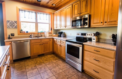 Mentone Cabin | Scenic Lake and River Retreat with Hot Tub and Spa
