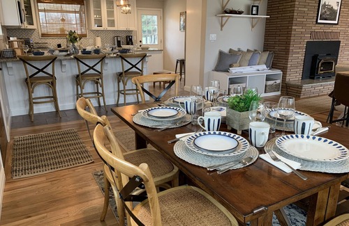 Redwood House | Stunning Rogue River Views with Family-Friendly Amenities