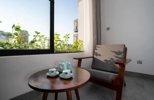 Son Tra Villa | Elegant Villa with Rooftop Pool, Steps from the Beach