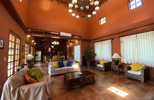 Esterillos Este Villa | Inviting Villa with Private Pool & Ocean View in Playa Bejuco