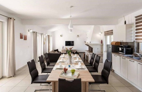 Vizinada Villa | Villa with Scenic Views and Private Pool in Vižinada